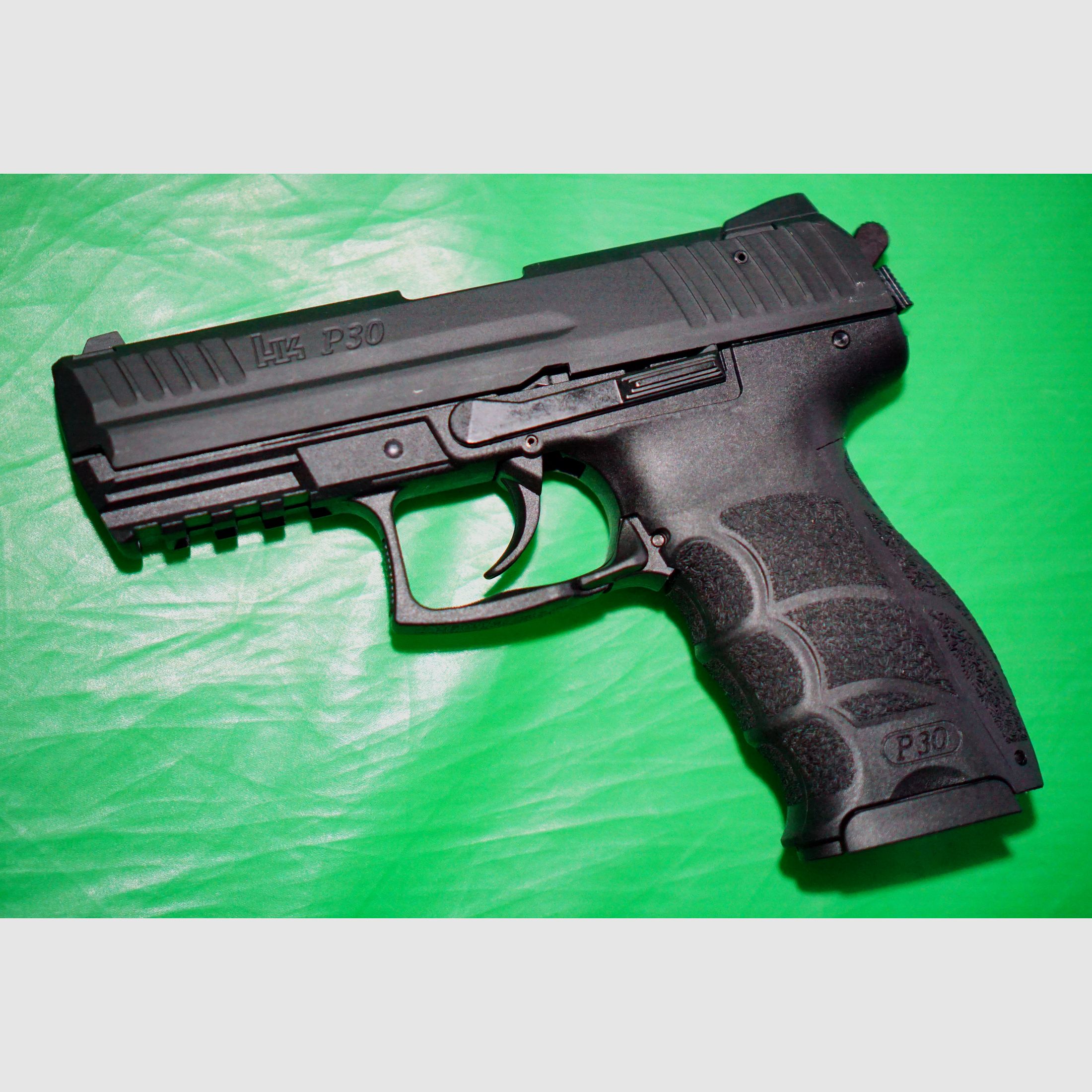 Heckler & Koch P30 Schreckschuss-Pistole 9 mm P.A.K. brüniert (PTB 912)