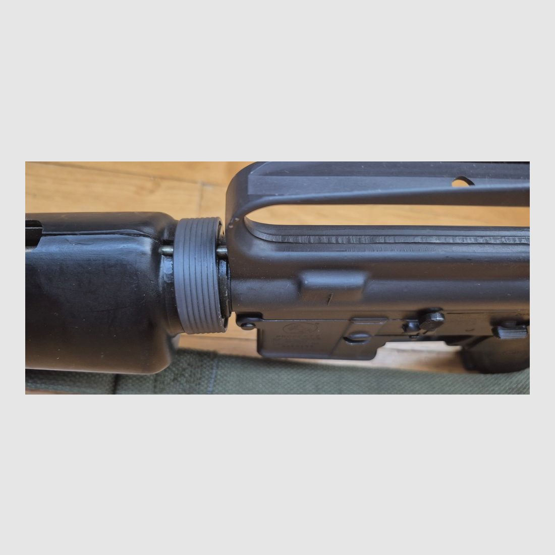 Prächtige und seltene M16 A1 Repetierbüchse – Regulierungswaffe „US Government Property“ – Colt-Fertigung von 1973! – Vietnamkrieg-Ära – Kaliber 5,56 NATO – Mythische Waffe des 20. Jahrhunderts – Lauf und Mechanik perfekt – Ausgezeichneter ästhetischer Zustand – TBE++ – – Kategorie A2 – Export AUSSCHLIESSLICH, Bild 26 von 44