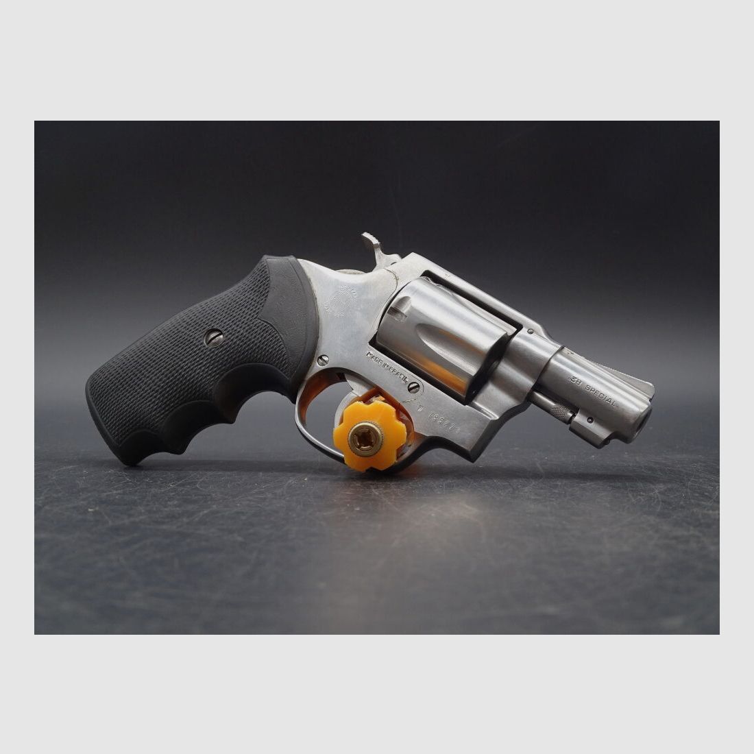 Rossi Revolver Kaliber .38 Special 2 Zoll, Bild 3 von 3