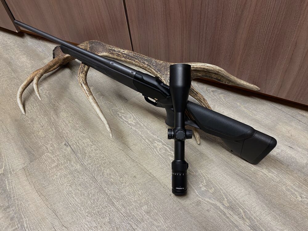 Blaser R8 Ultimate, con Zeiss Conquest V4 3-12x56, senza guida