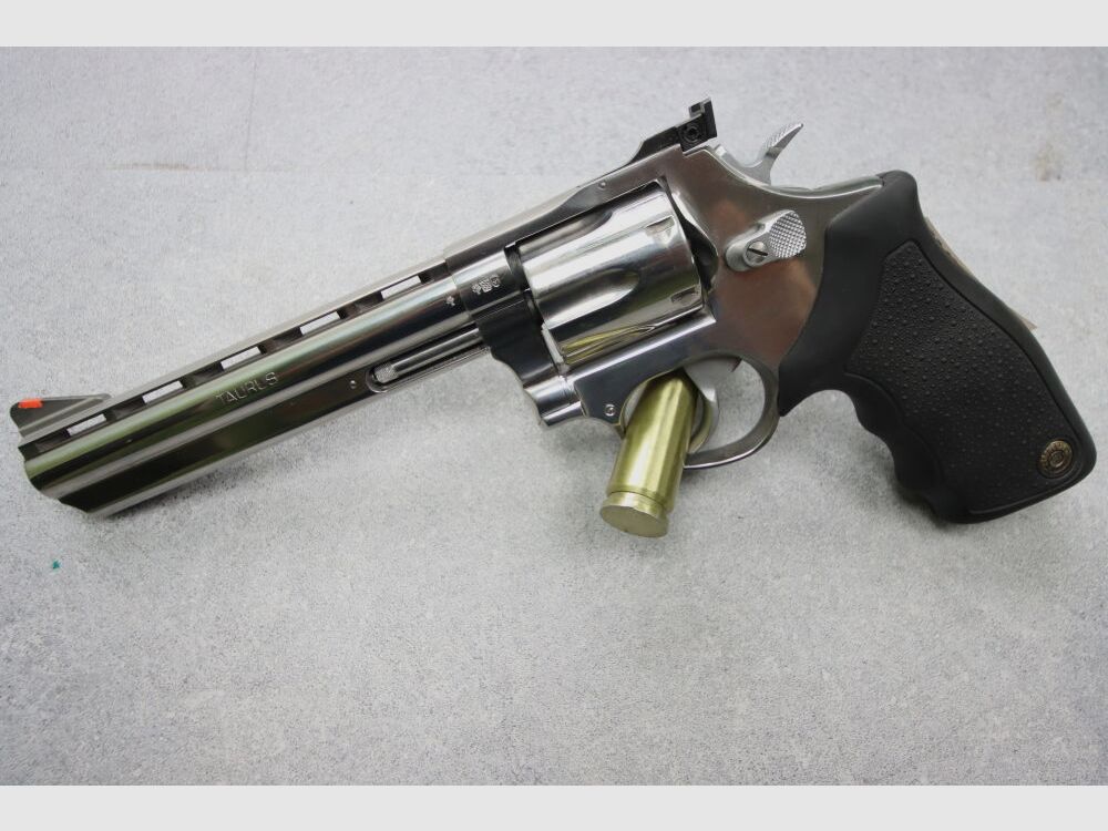 Taurus 689