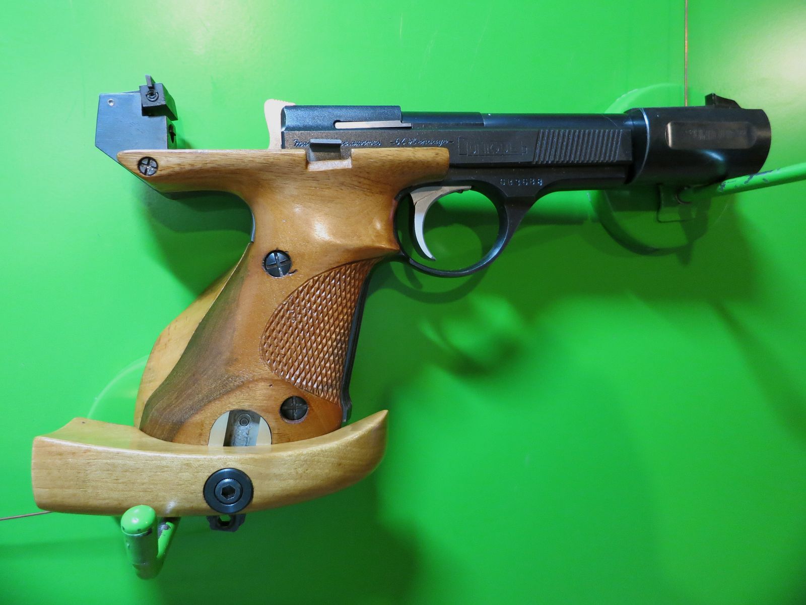 UNIQUE model "DES 69", top competition weapon, 22lr, adjustable sport grip #71-