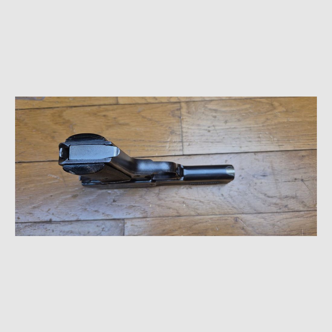 Very nice Dreyse 1907 Pistol - Manufactured around 1915 for the German army 1914-1918 - Cal. 7.65 Browning - 7 rounds - One of the works of the Schmeisser family! - Beautiful German imperial proofs - Good mechanics and aesthetics - Very good barrel - Standard Austrian weapon and of the Swiss Guards of the Pope! - One of the most interesting of the 7.65 Browning - TBE/TBE+, image 7 of 20