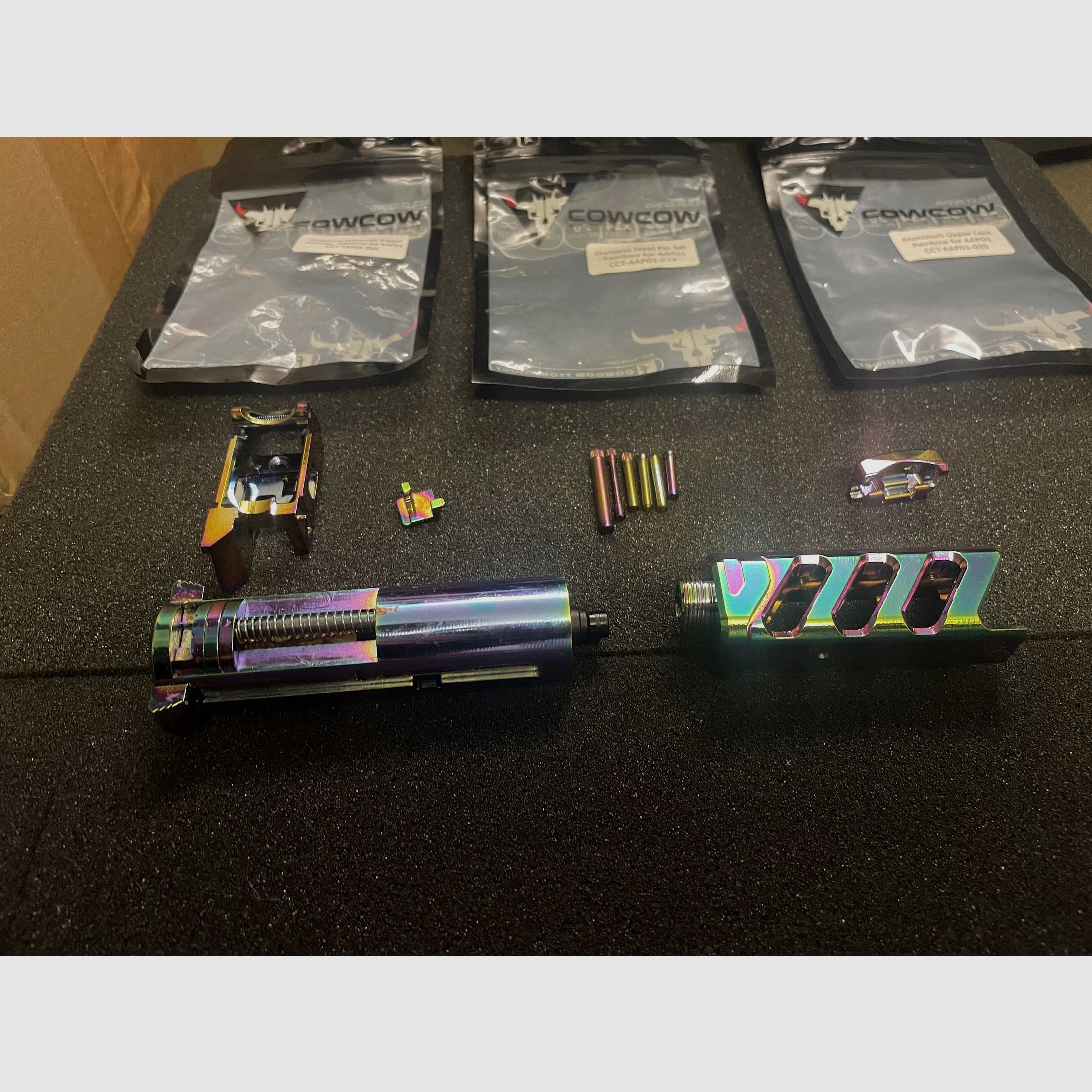 Collezione Airsoft - Tokyo Marui, HiCapa, WE - Beretta e AAP-01 aggiornamenti; portaplacca Zentauron Ares e molta attrezzatura