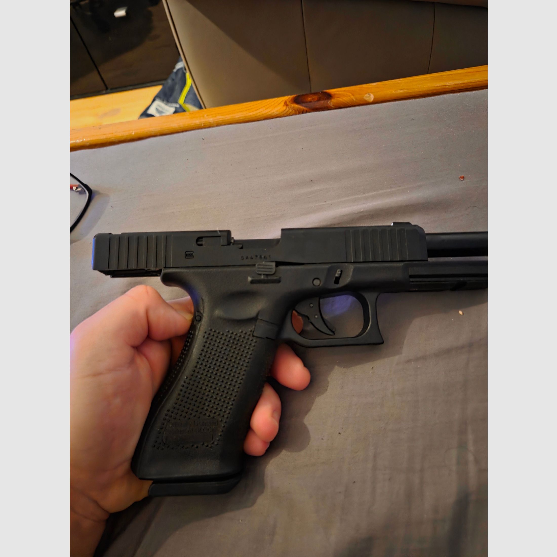 Glock 17 Gen5 Airsoft von Umarex/VFC mit F im Fünfeck