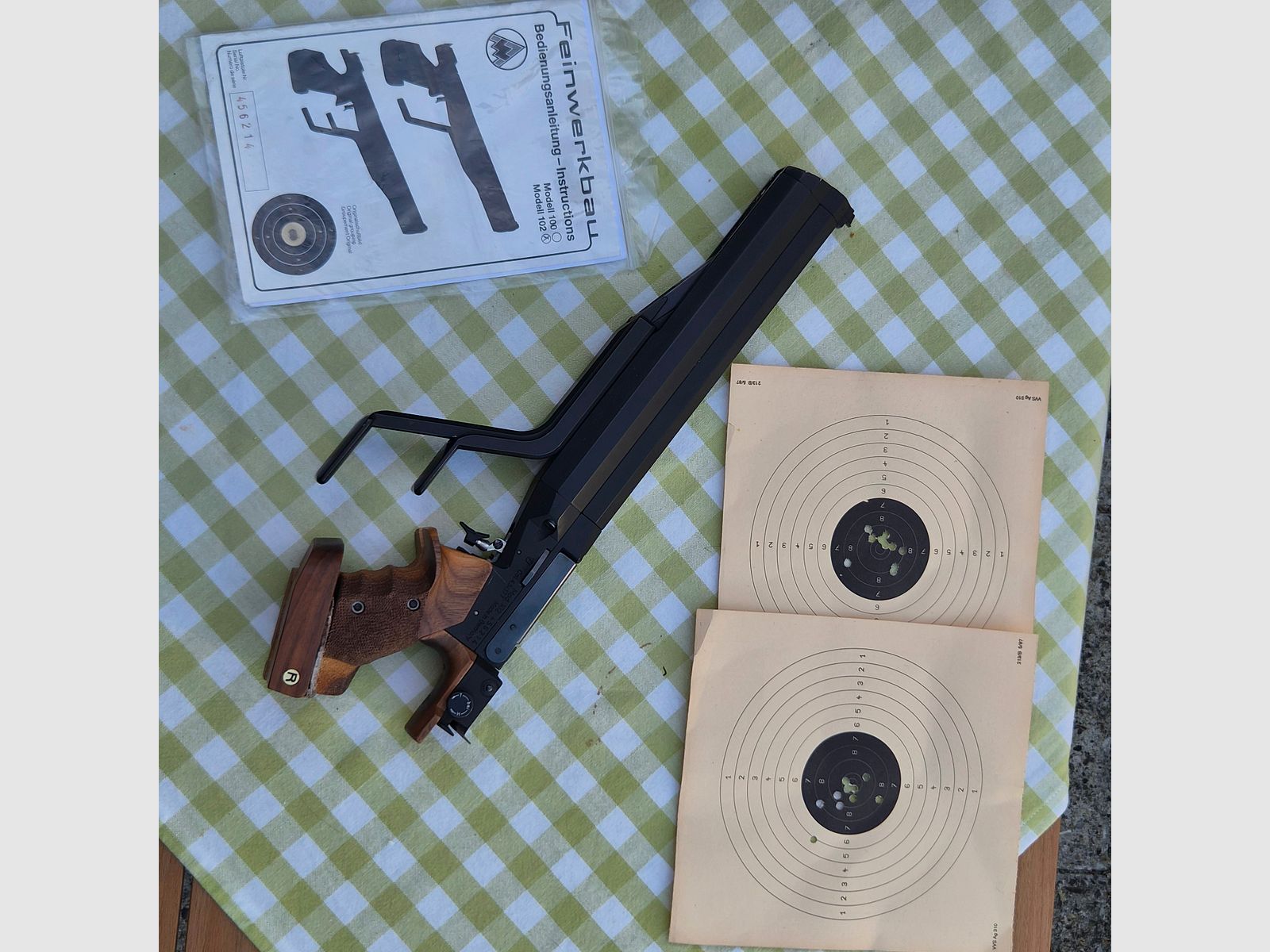 Pistola de competición Feinwerkbau Modelo 102
