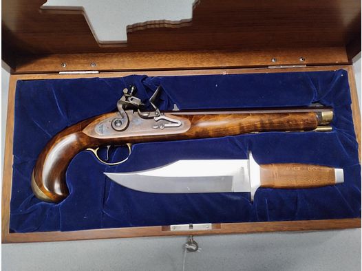 ¡Muy bonito estuche Pedersoli Alamo 1836 con pistola de chispa Navy Moll cal 45 + cuchillo Bowie, en estado nuevo!