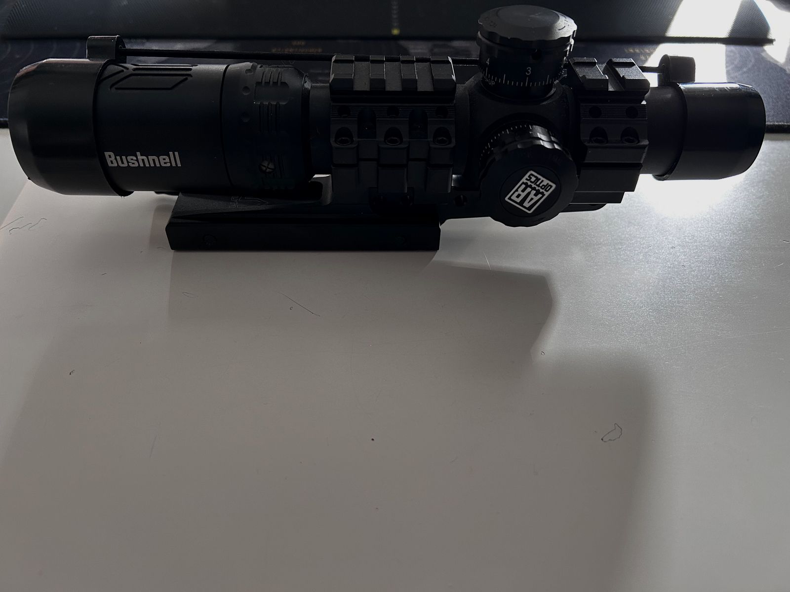 Bushnell AR Optics 2-4x24 Dropzone mit UTG Mount / Picantinny