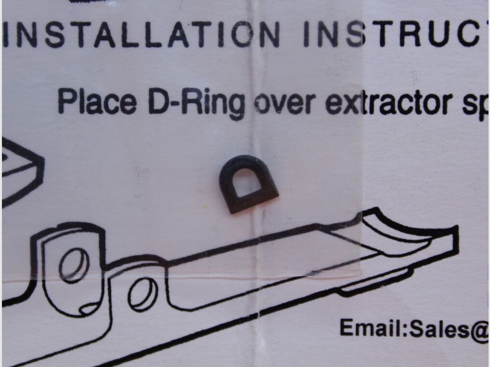 M.G.I. Militare AR-15: Sostituzione D-Ring "Il D-Fender" M.G.I. Amplificatore per molla di estrazione, immagine 2 di 3