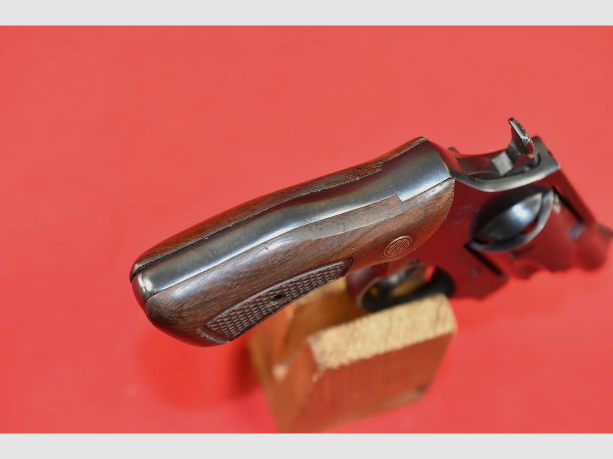 #5272 Revólver Rossi M27, cal. .38 Spl, imagen 5 de 17