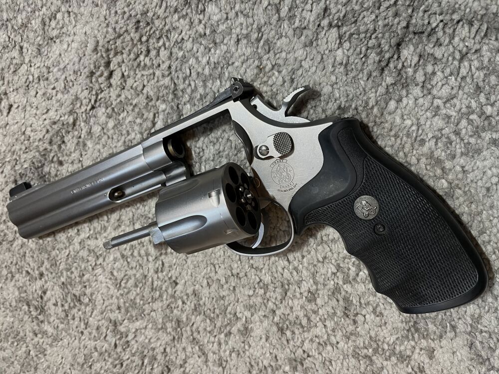 Smith&wesson 686/3 6zoll Brushed Stainless. Target Champion
