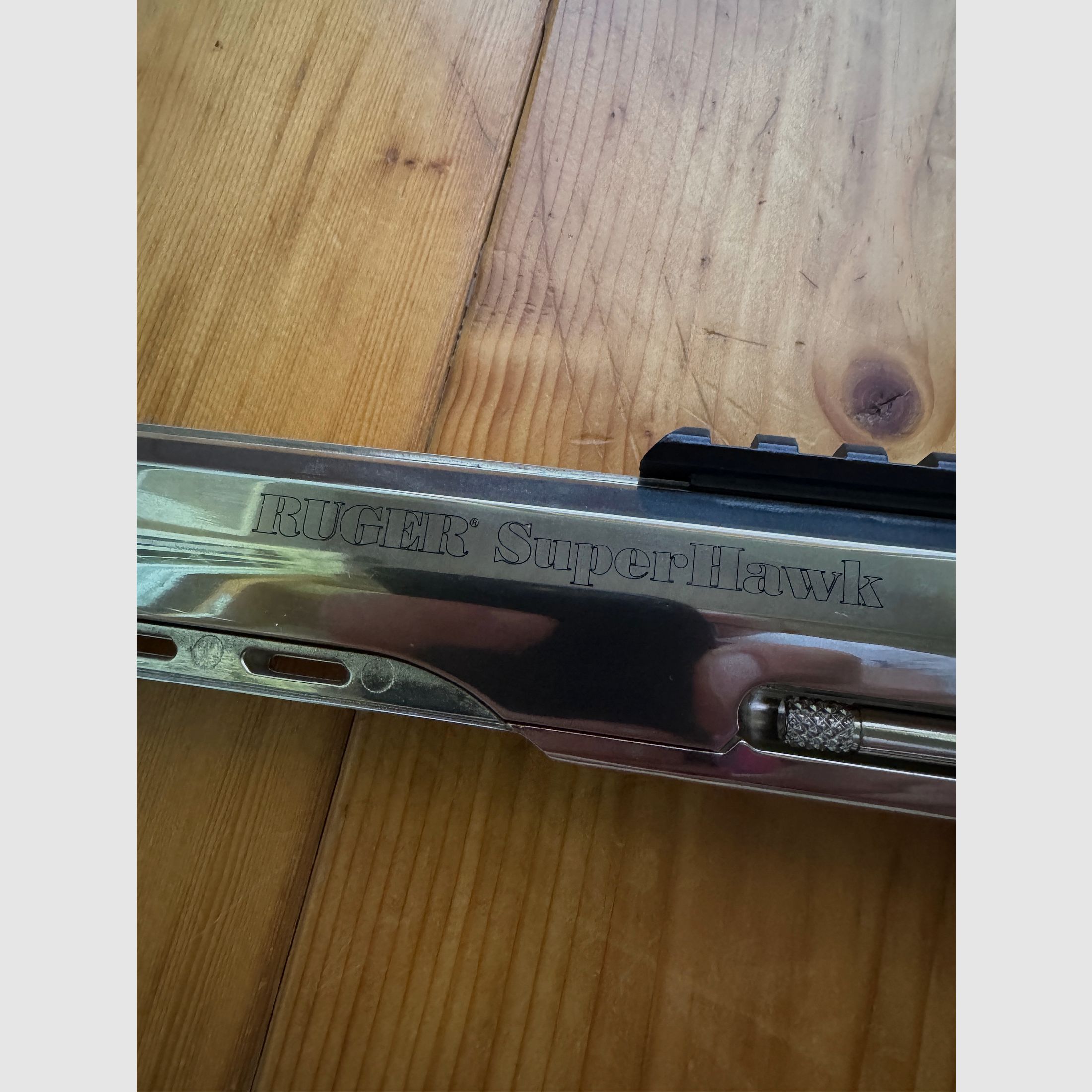 Ruger SuperHawk 8" 4J :)