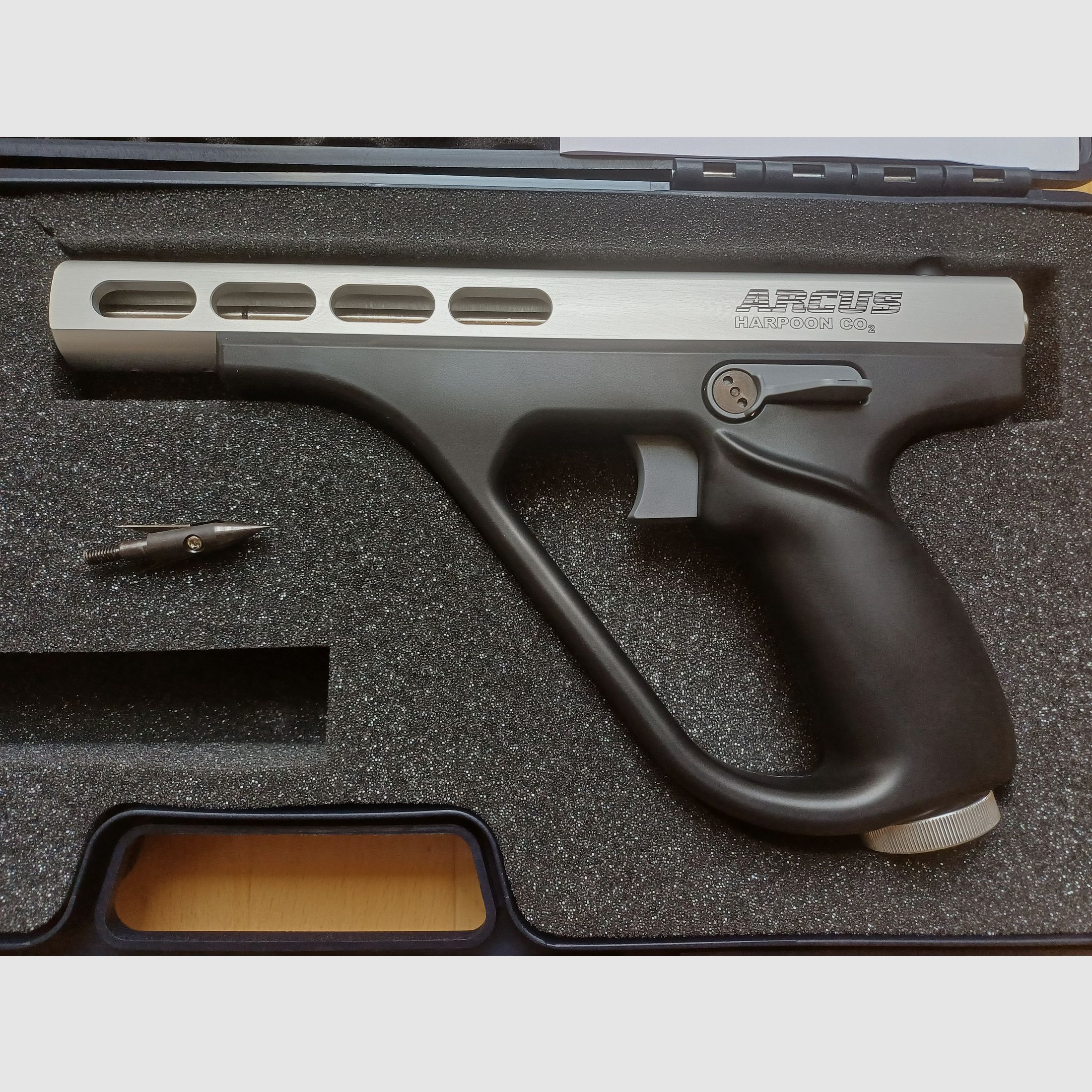 Arcus Harpoon black with extra accessories