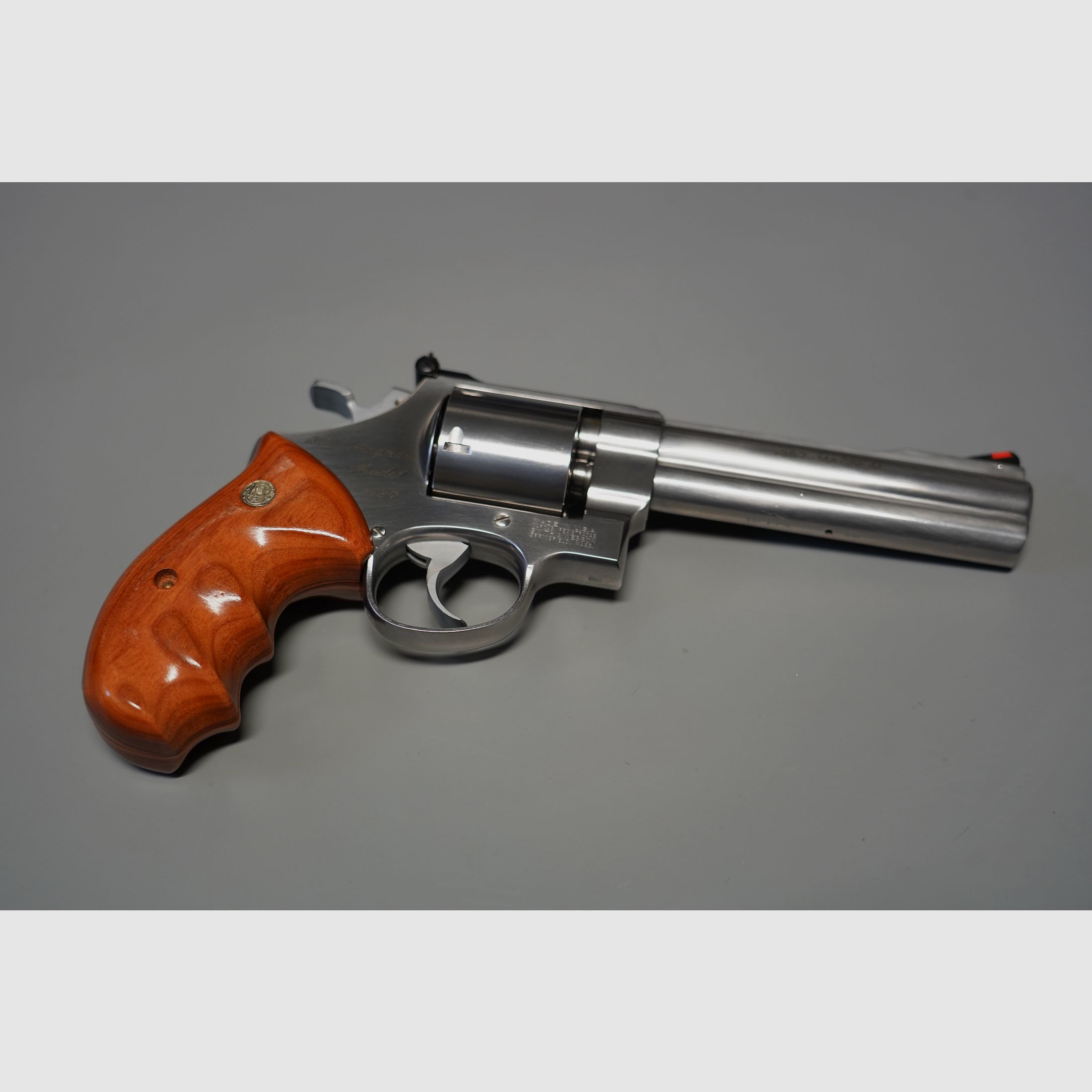 Smith & Wesson Model 627-0, kal. 357 Mag., w doskonałym stanie,