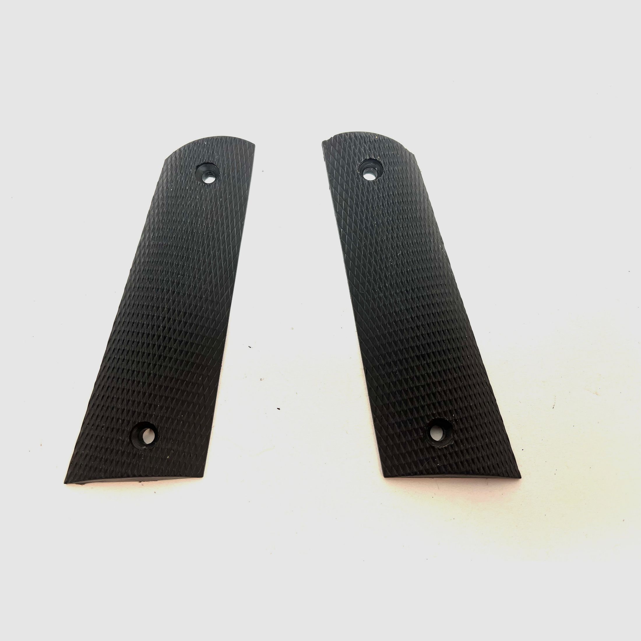 ••• Colt Government 1911 grips - plastic - original •••