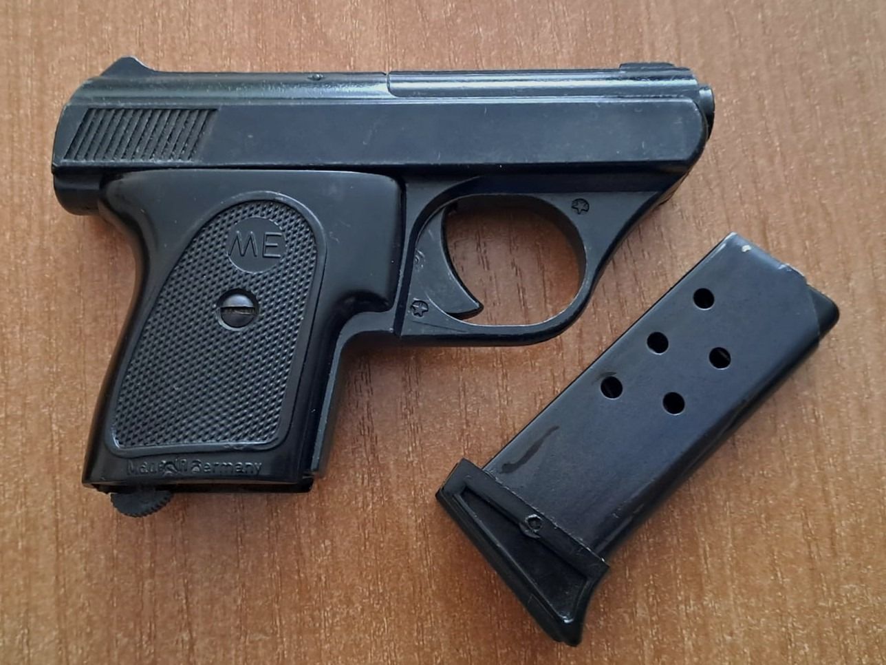 Rare ME 8 Detective 8mm bang in PTB 100/2 in packaging!