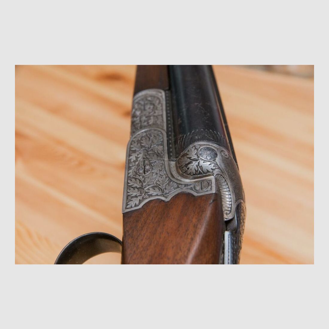 exklusive Jagdflinte side-by-side mit tiefgestochener Gravur Querflinte Doppelflinte