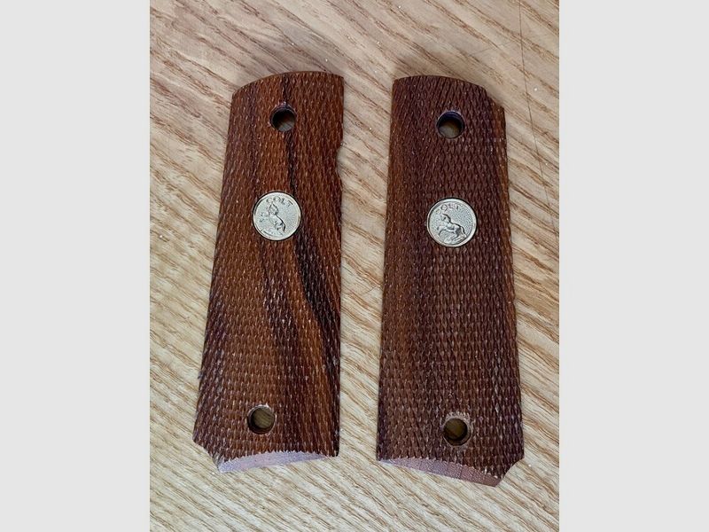 Original Colt 1911 Griffschalen aus Holz Serie 70