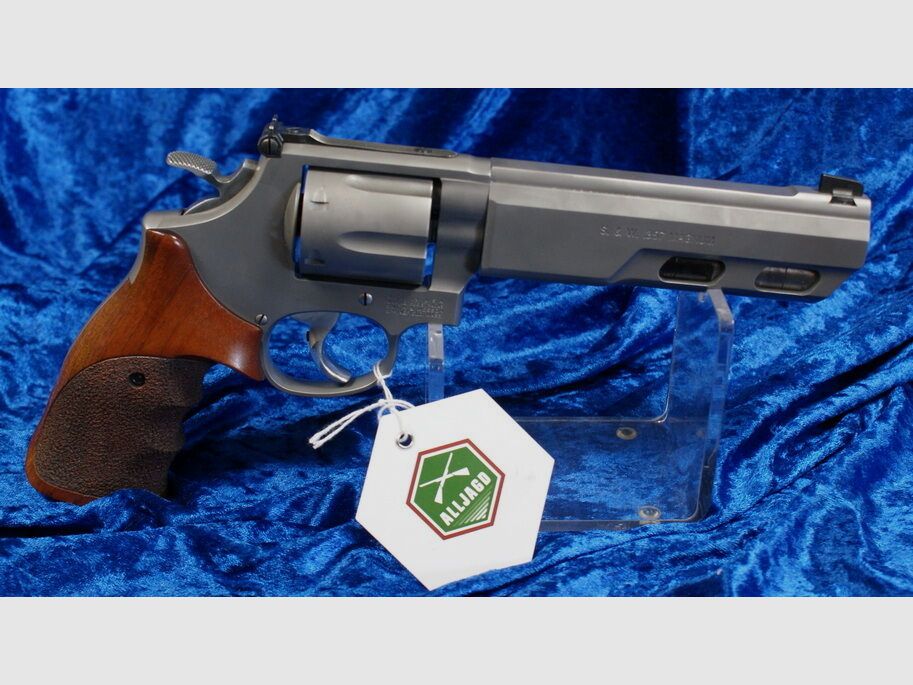 Smith & Wesson 686 Competitor Perf. Center