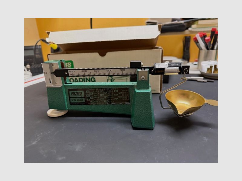 RCBS 5-10 Pulverwaage – präzise Balkenwaage für Wiederlader und Schwarzpulverschützen