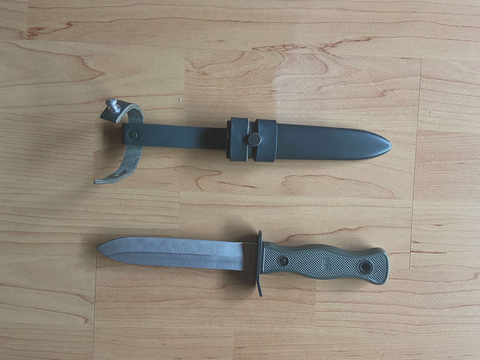 German multi-purpose knife olive from Mil-Tec Good condition