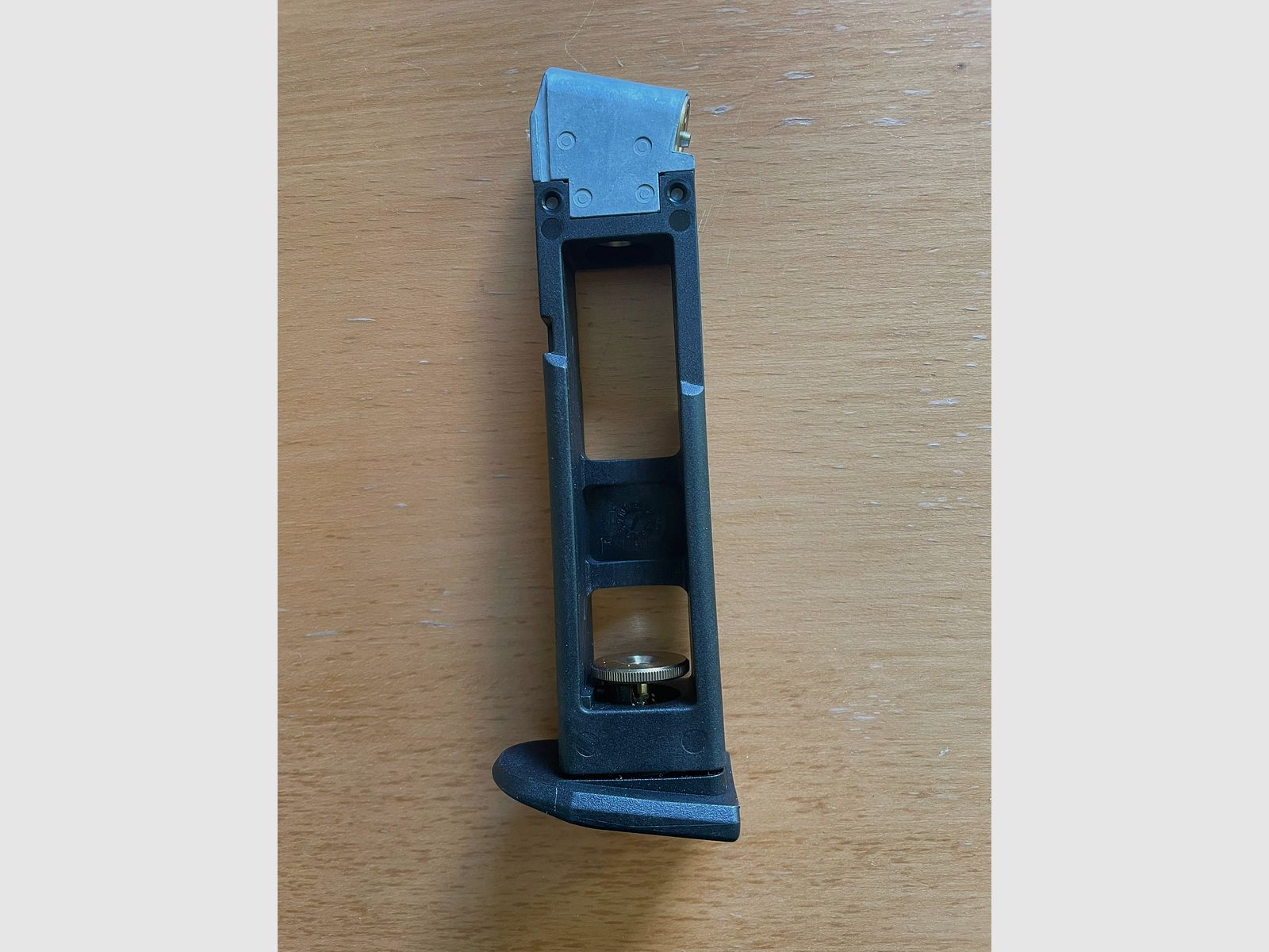Walther CP99 FDE CO2 Pistole der Sonderauflage Flat Dark Earth mit Walther Nano Point und Schalldämpfer