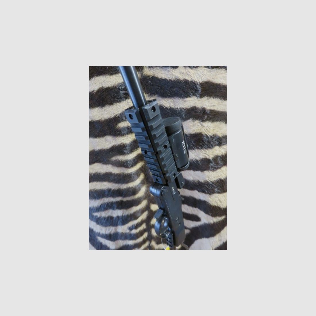 Pack Klappbüchse CHIAPPA Little Badger Kal.22lr + Rotpunktvisier RTI + Schalldämpfer, Bild 4 von 9