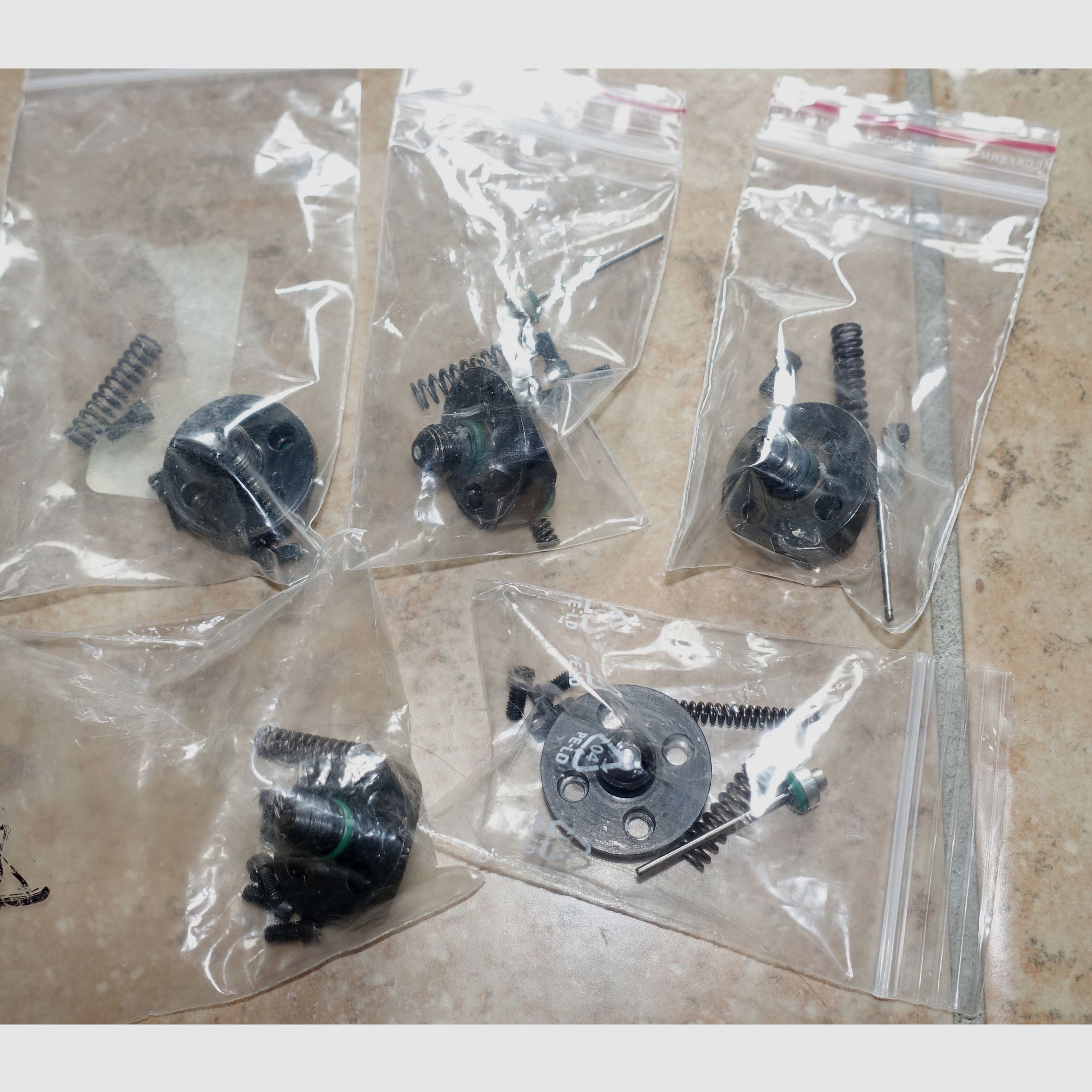 Steyr patronen 14 stuks + vuladapter, Steyr CO2 aansluiting, veer en ontluchtingsschroef