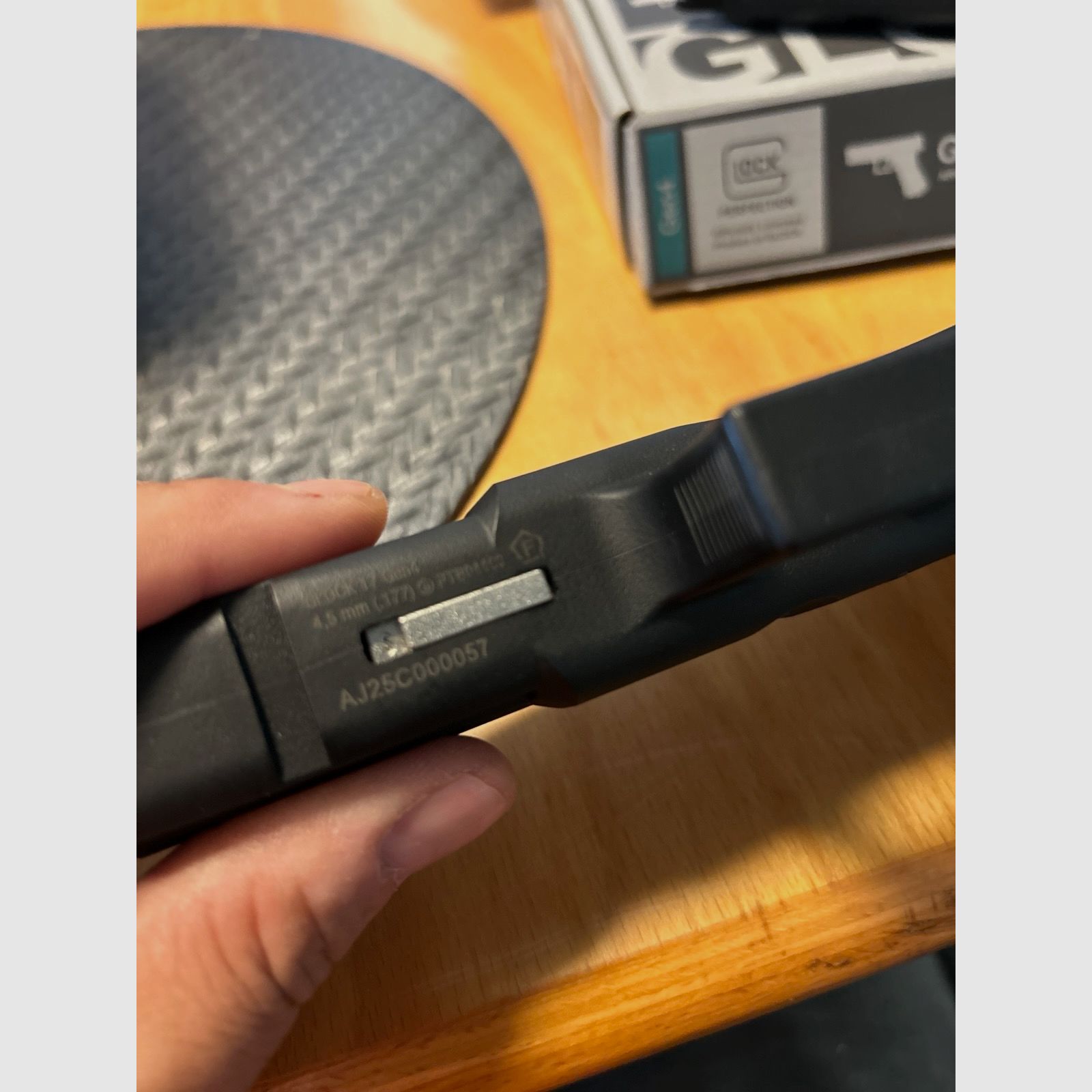 Glock 17 Gen4 Airsoft Co2 BBs