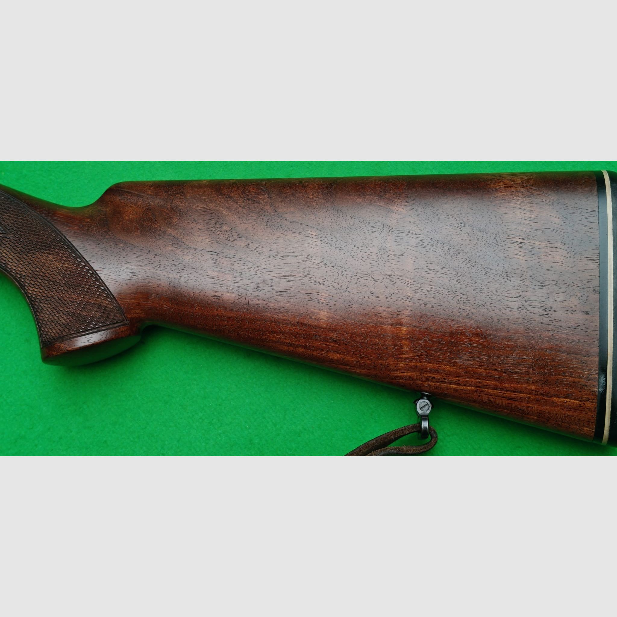 Ithaca 37 Vorderschaftrepetierflinte 12/70