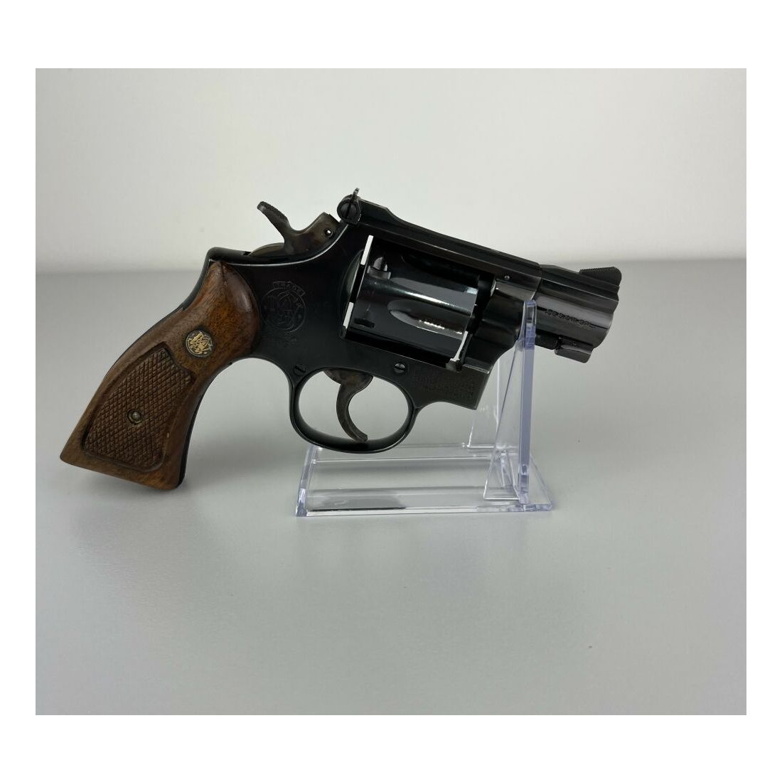 Smith & Wesson	 Model 15-4 -  2"