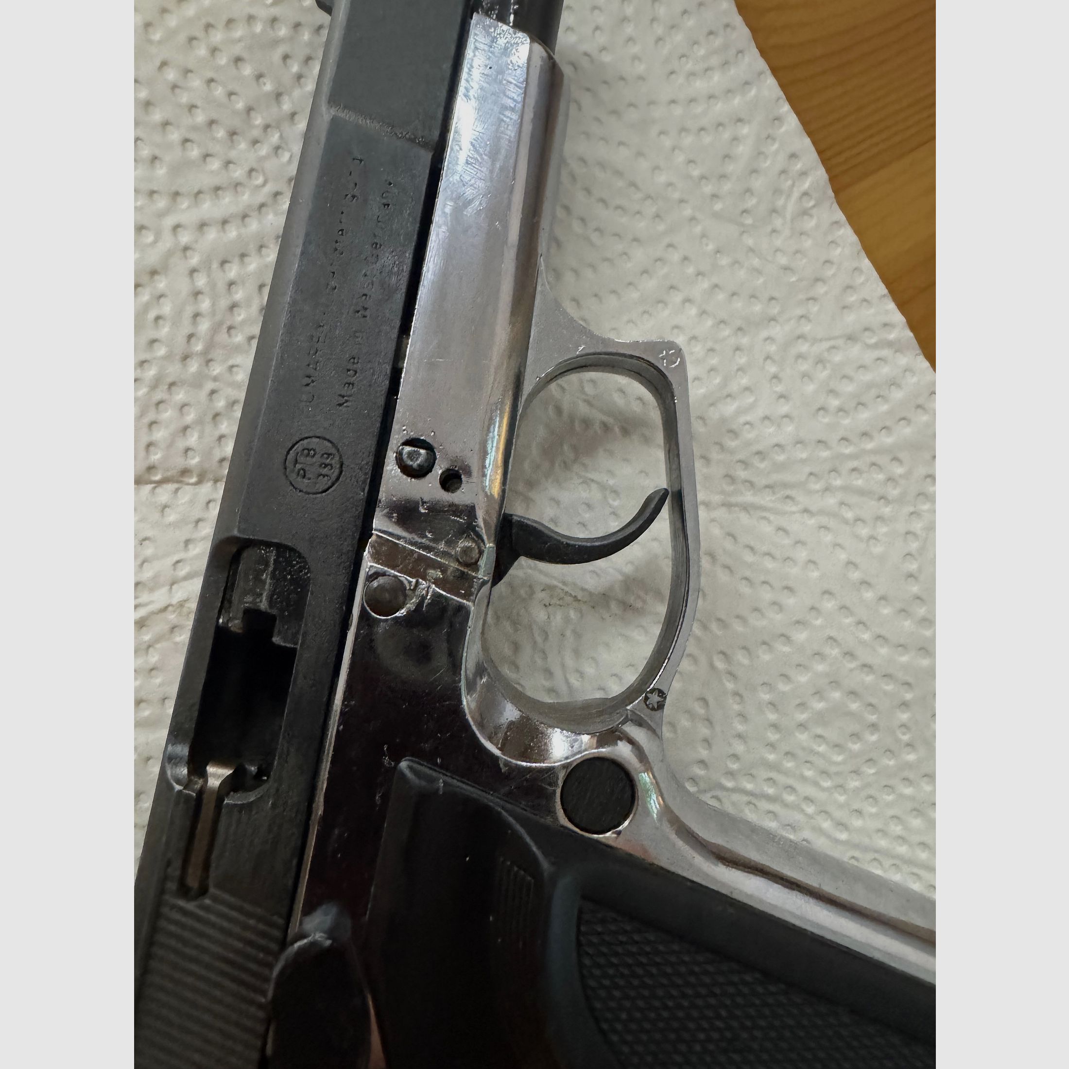 Browning GBDA 8 Ersatzteilspender mit Magazin.