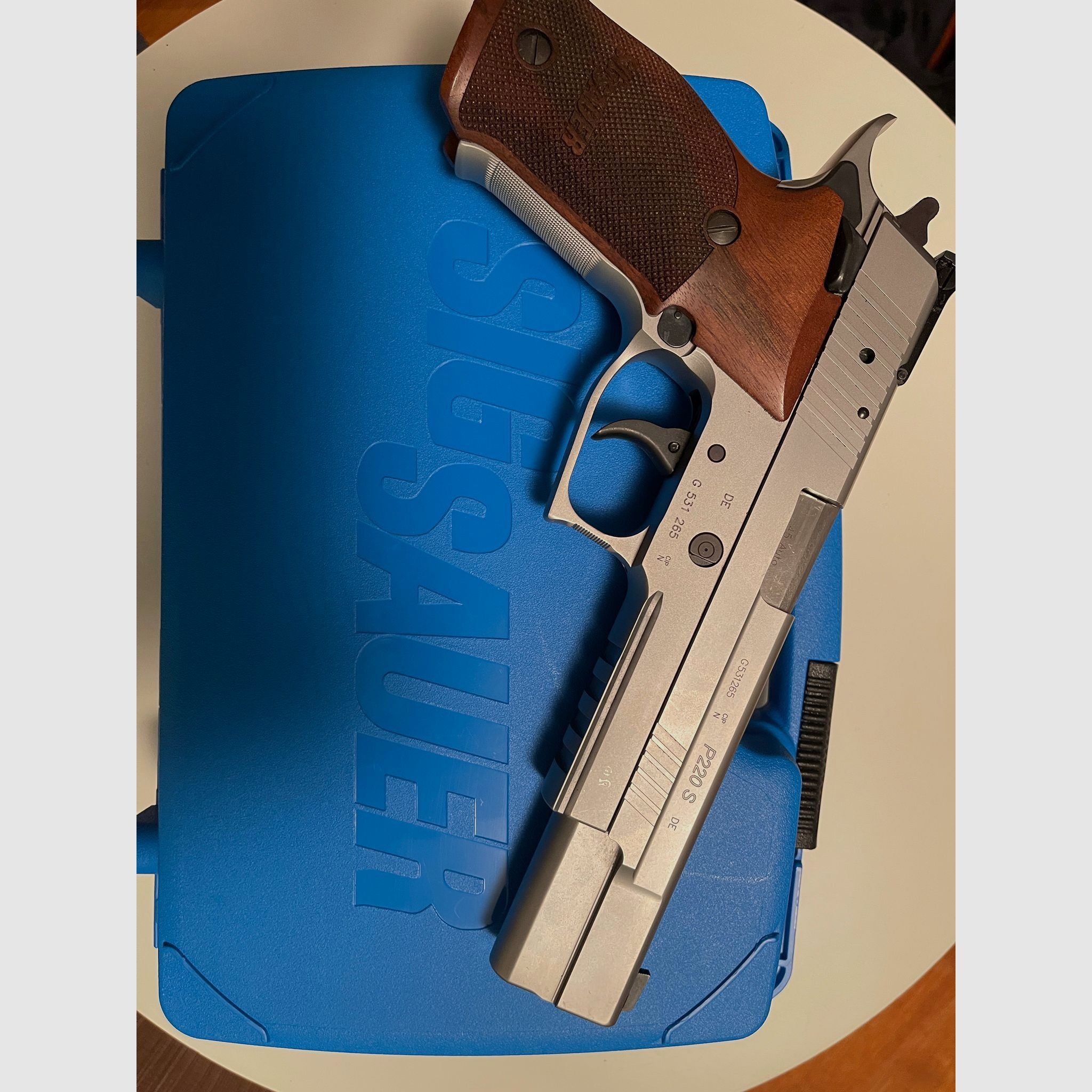 Sig Sauer P220 X-Six 45 ACP e sistema di cambio 9X19