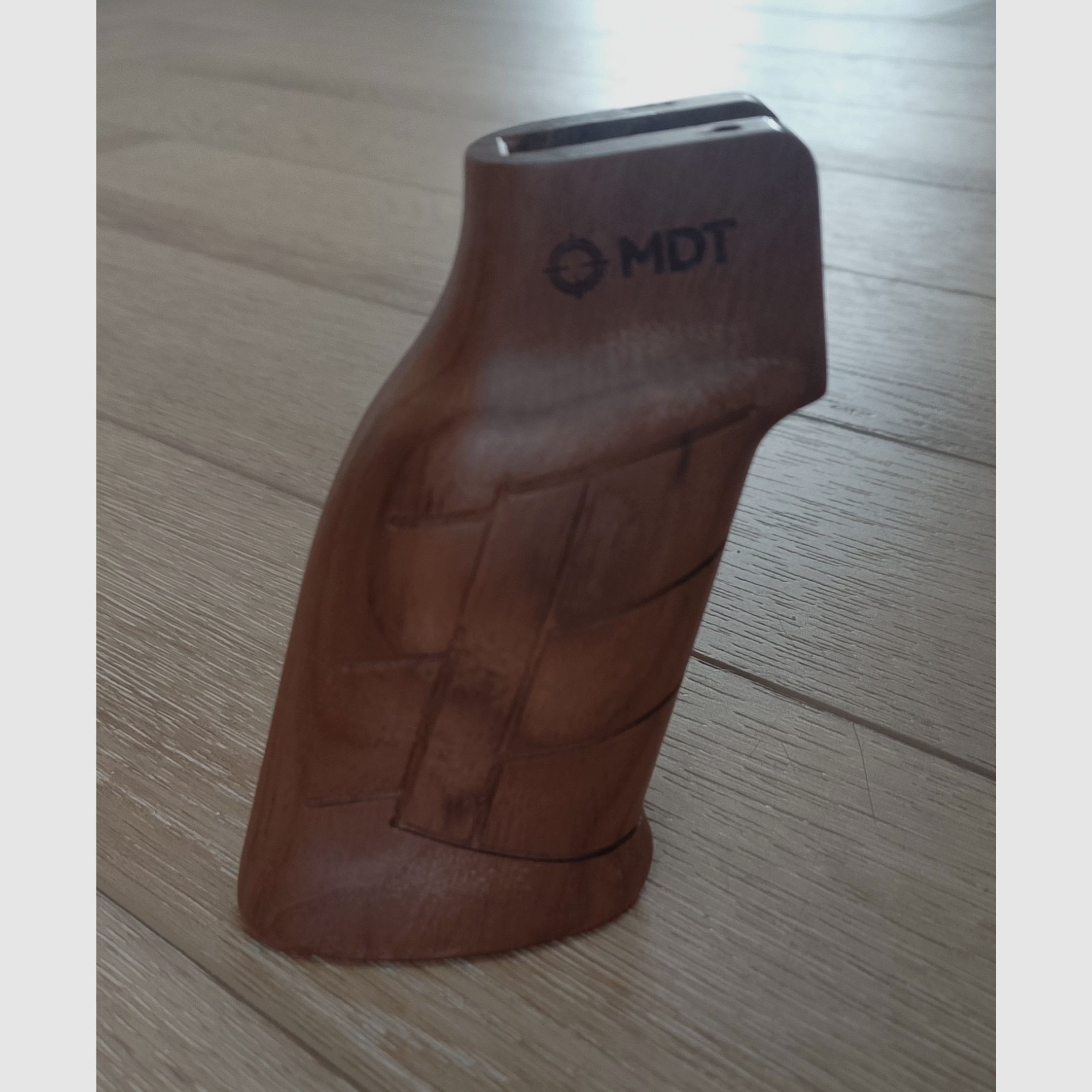 MDT Pistol Grip Wood / Walnut Wood Pistol Grip (AR15 Interface) – like new