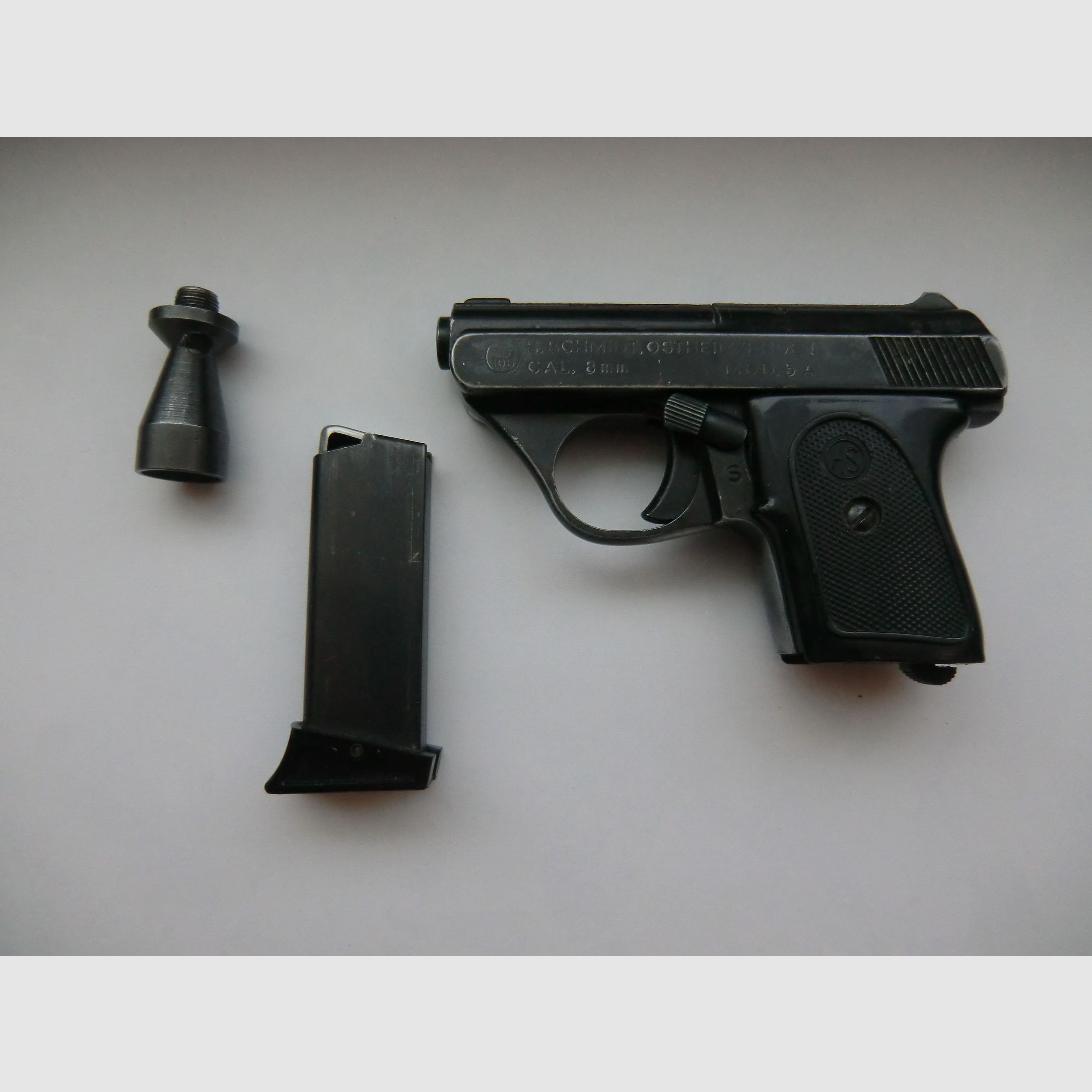 HS  Mod. 5A  8mm Taschenpistole 6 Schuss Magazin  PTB 100  Beschuss: 1979 mit Pyrobecher
