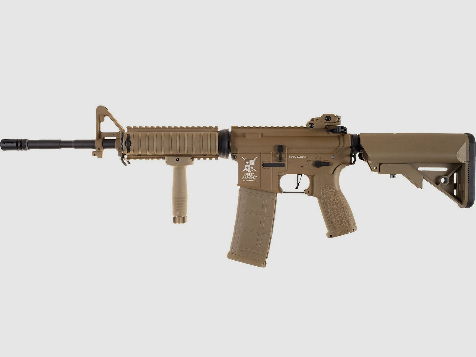 AR15 RIS ALPHA Vollmetall in Tan max 0.5 Joule Airsoft frei ab 14 Jahren - Delta Armory