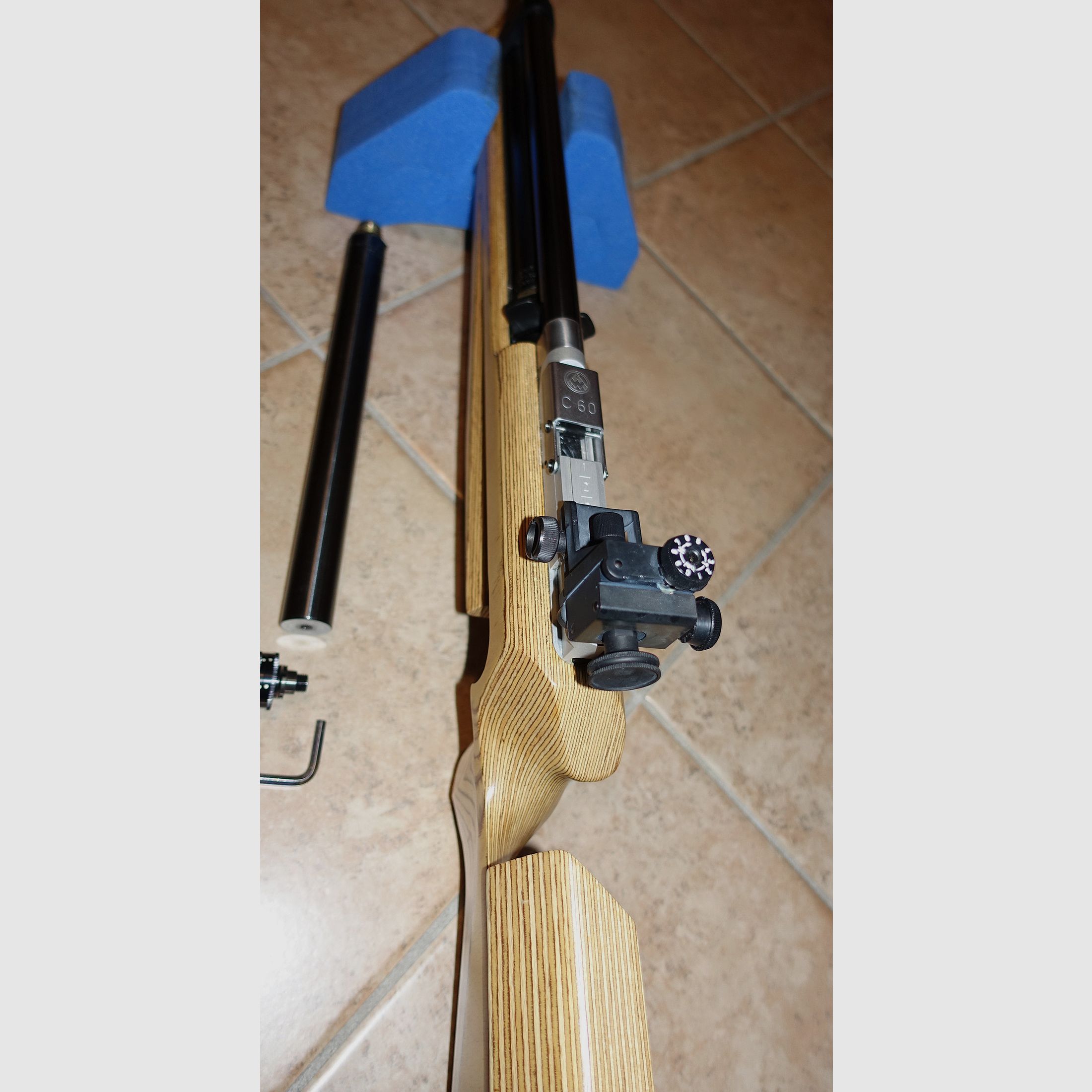 Matchgewehr Feinwerkbau Mod. C60 + 2x Kartusche + Fülladapter