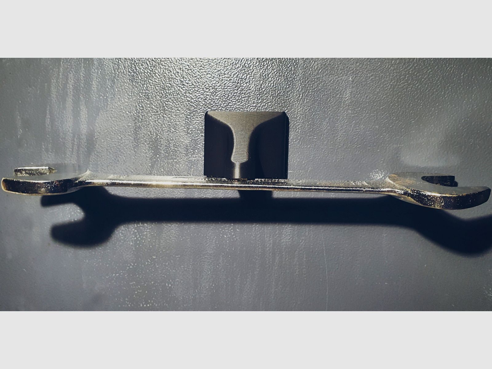 Multifunktionale Magnethalterung