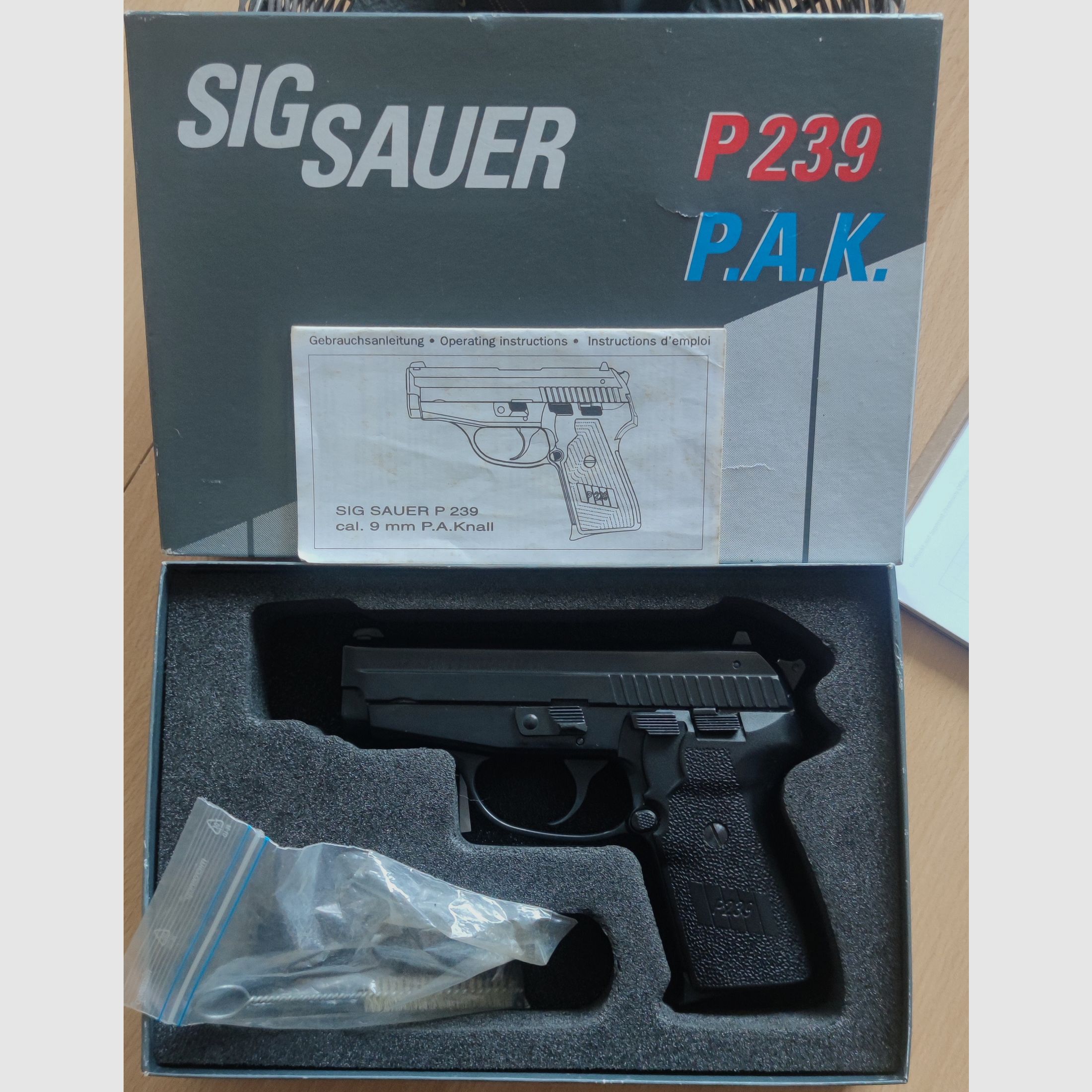 Sig Sauer P239 9 mm pak