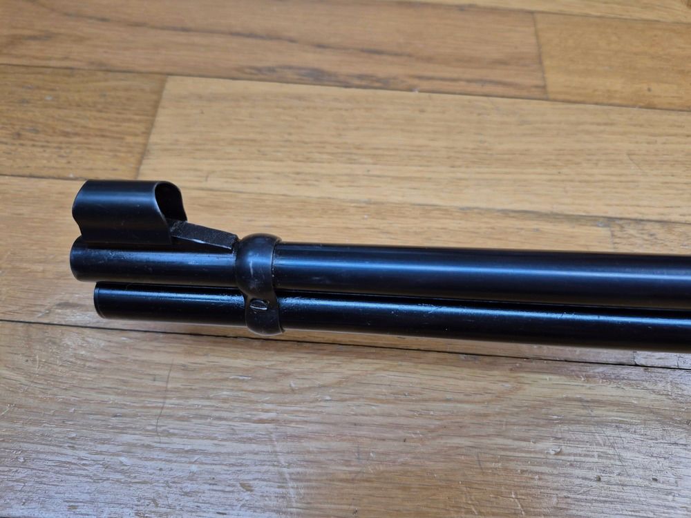 Splendida Winchester 94 – Fabbricazione eccezionale pre-1964 – Cal. .30.30 Win – Vera fabbricazione New Heaven Made in USA – Legno superbo con grana fine – Brunitura originale impeccabile – Mirino coccodrillo in acciaio forgiato (e non stampato) – Meccanica extra fluida – Gioco minimo – Canne sublime – Il top di Winchester in condizioni museali!, immagine 16 di 21