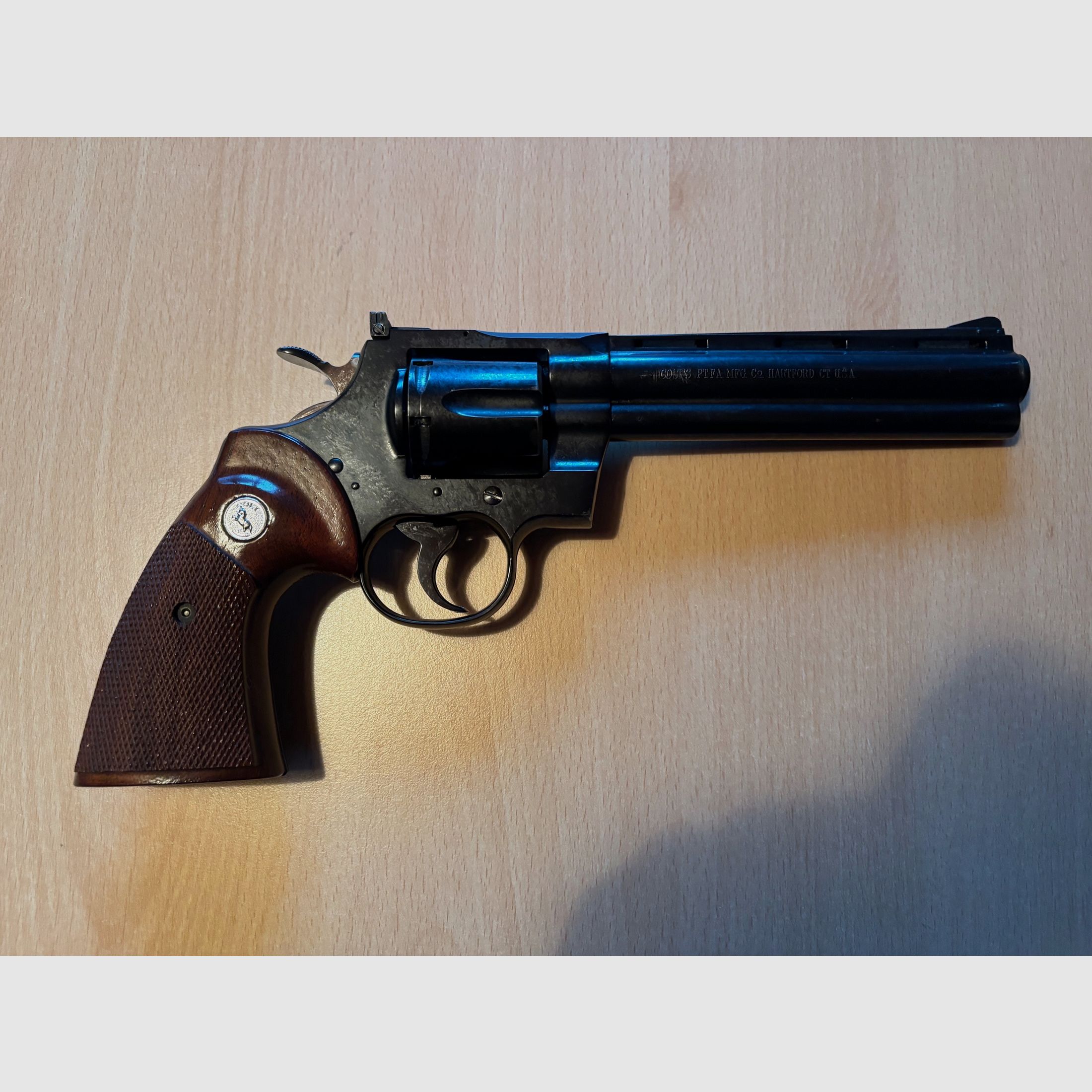 Revólver Colt Python .357, imagen 1 de 5