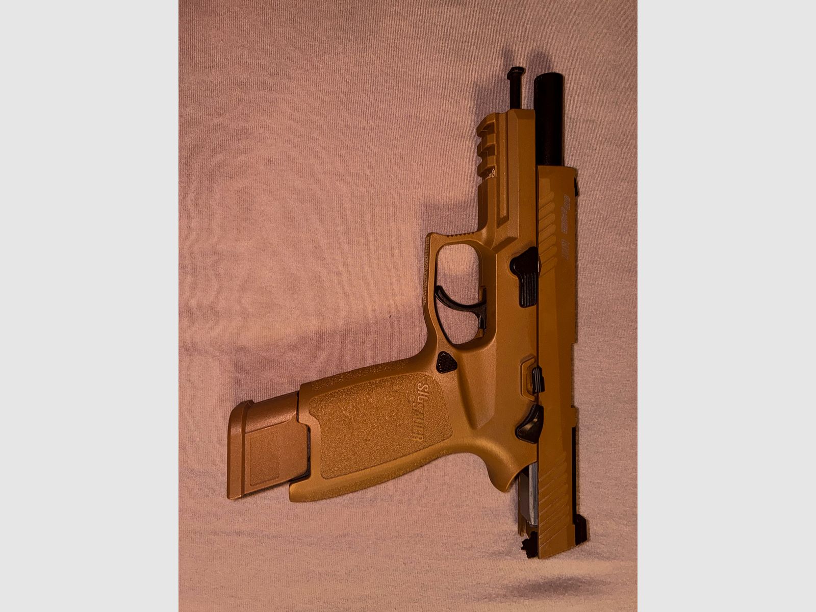 VFC Sig Sauer ProForce P320-M17 w. metal slide gas blowback 6mm BB Coyote Tan
