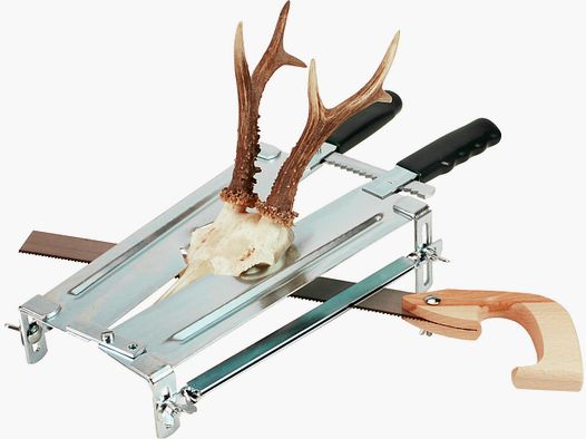 Horn saw with discharge device