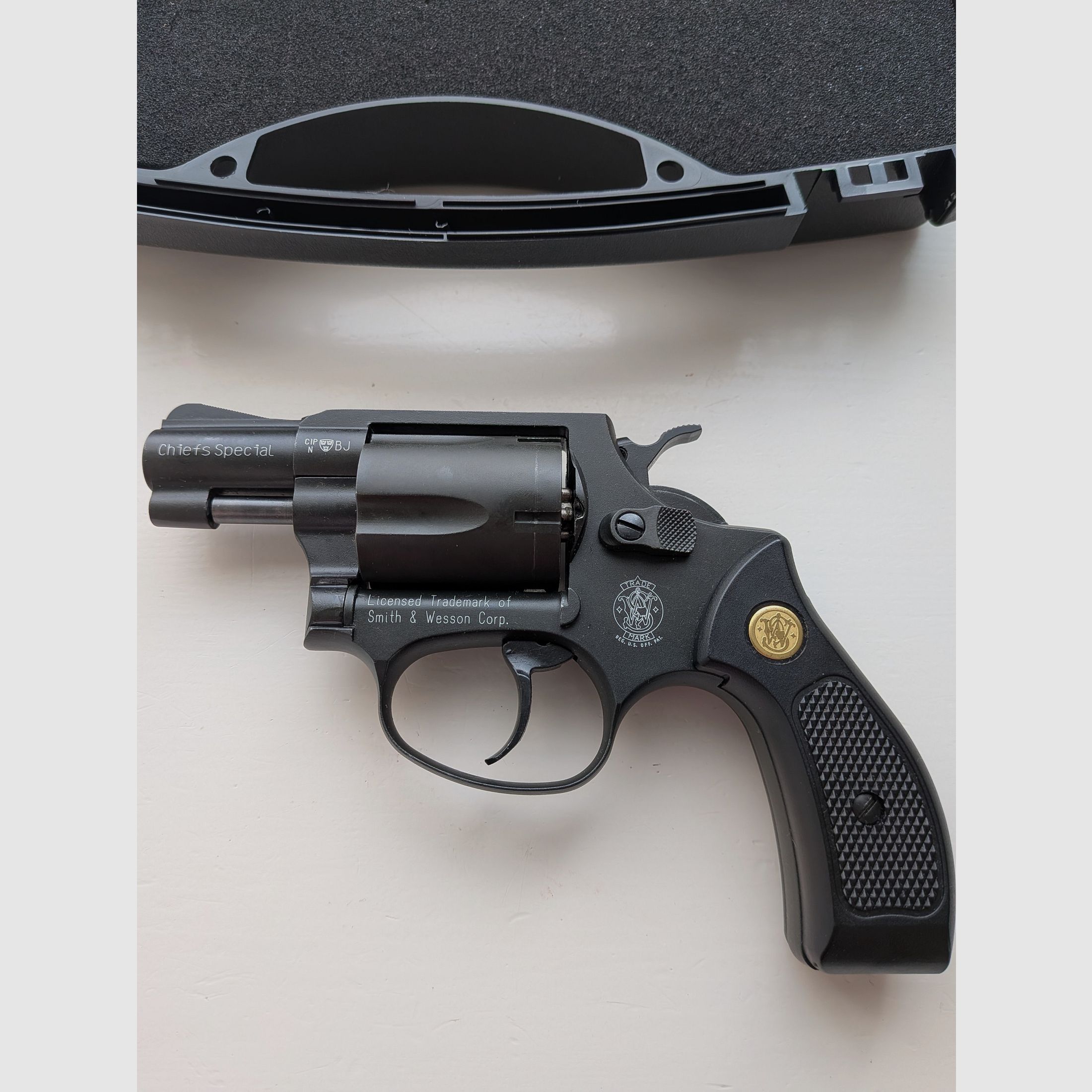 Smith & Wesson Chiefs Special revolver a salve calibro 9mm R.K., immagine 2 di 7