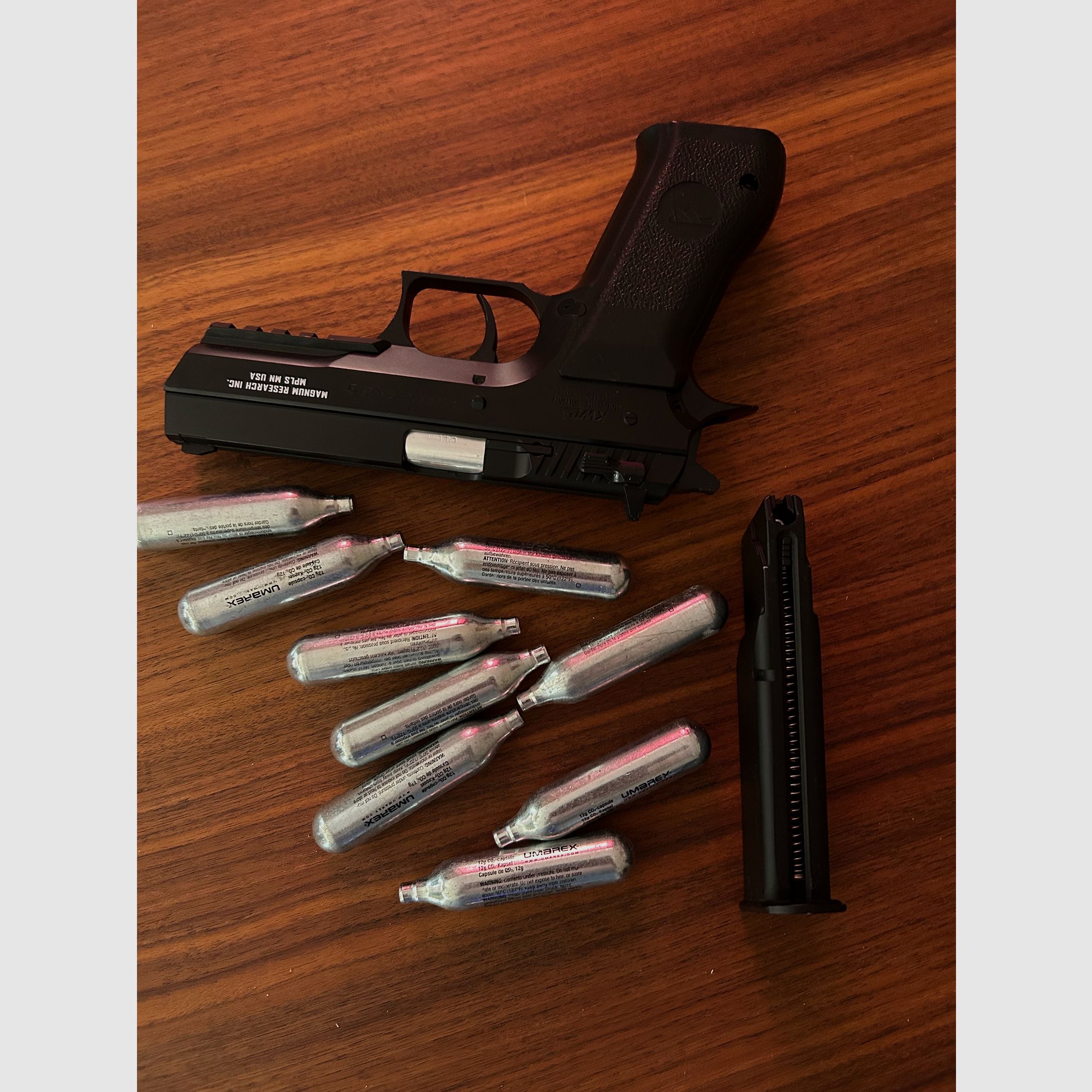 Bébé Desert Eagle Gaz CO2 Airsoft 0,5Joule