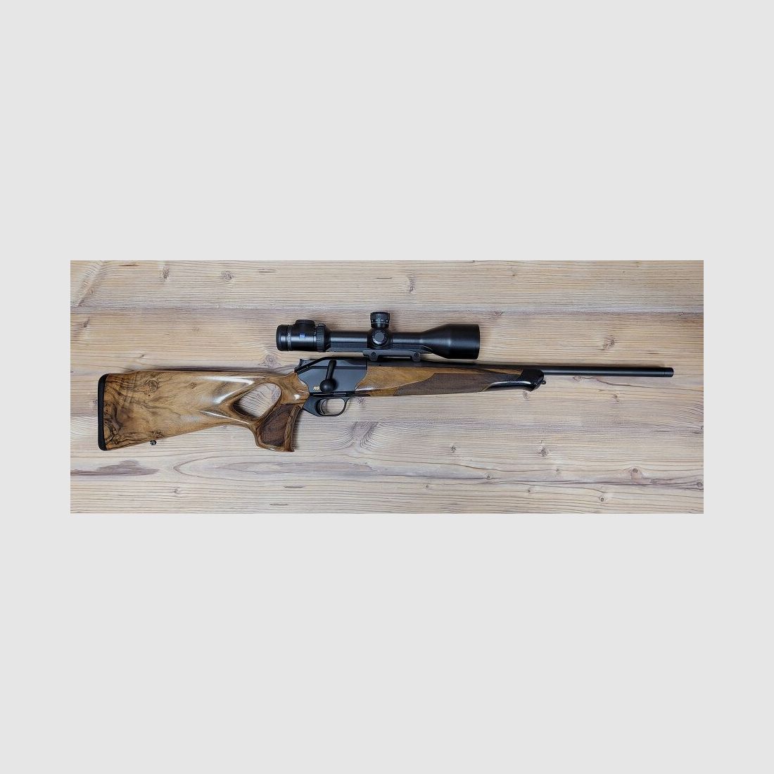 Blaser R8 Success HK 4 mit Zeiss V8 2,8-20x56M ASV H