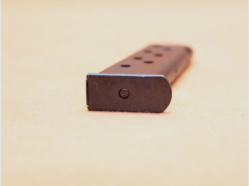 DDR SURPLUS Walther PP: Magazine DDR (without marking) 8-round blued without magazine base 7.65mm Browning