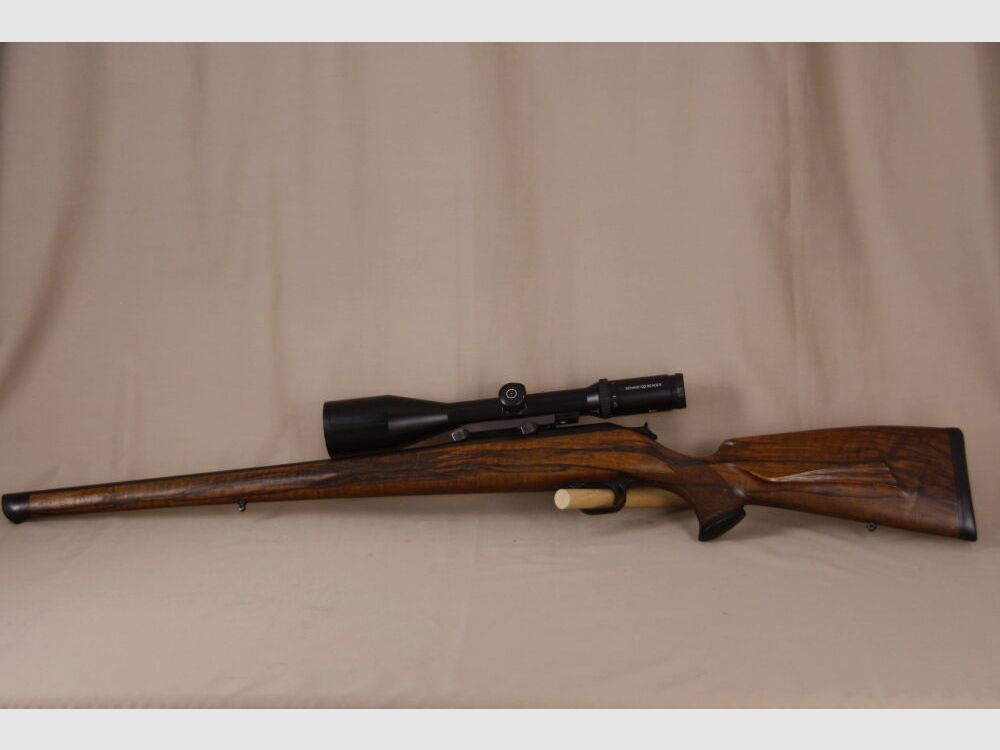 Blaser R93 Stutzen // CUSTOM MADE Handschäftung // Toll gemasertes Schaftholz!