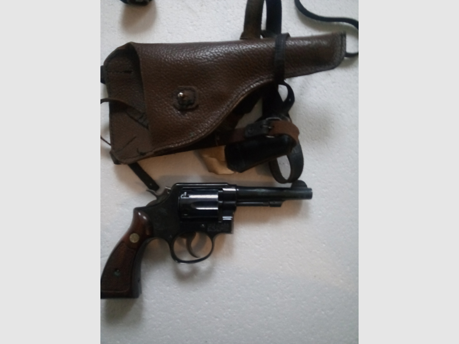 Revolver Smith & Wesson 38 special mit 179 Schuss Munition