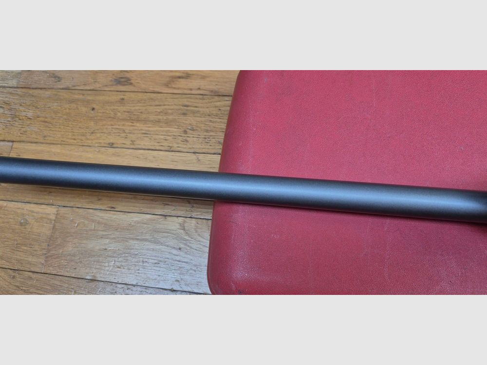 Sehr schönes Selbstladeflinte Winchester SX3 „Signature“ / Raniero Testa – Kal. .12/76 – 4+1 erweiterbar auf 10 – 5 Chokes (!) zum Modell (Herstellung Briley) – Verstellbare Schaftkappe – Mechanischer Zustand ausgezeichnet – Ästhetischer Zustand nahezu neu – Sehr schöner Spiegel-Lauf – Achtung Kategorie B 2°) e) Schießlizenz erforderlich – TBE++, Bild 20 von 37